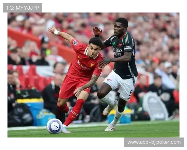 拜仁新援迪亚斯首训亮相，哥伦比亚边锋加速融入孔帕尼体系