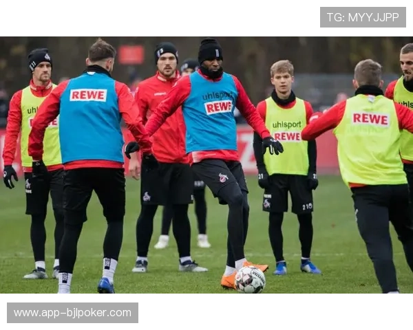 拜仁将秘鲁球员查韦斯租借至科隆，含买断与回购条款